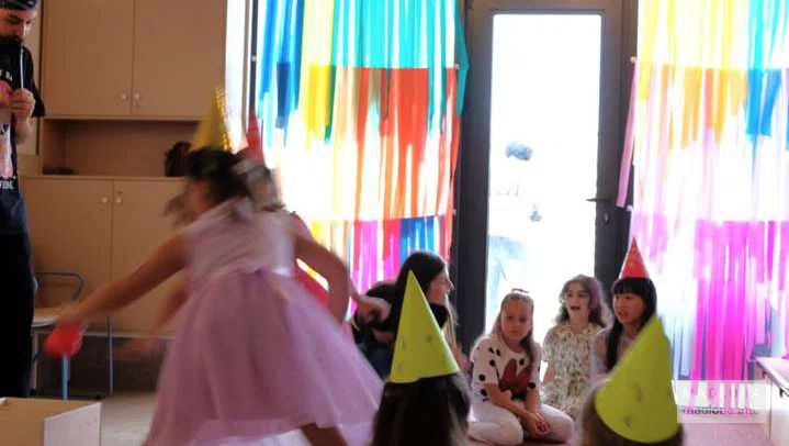 Игры с аниматором на дне рождении в кафе Пауза