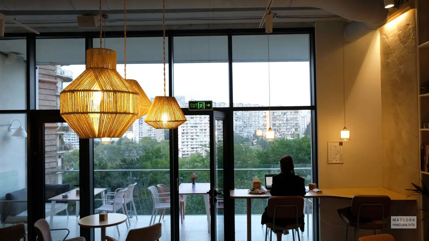 Pause family cafe - входная зона