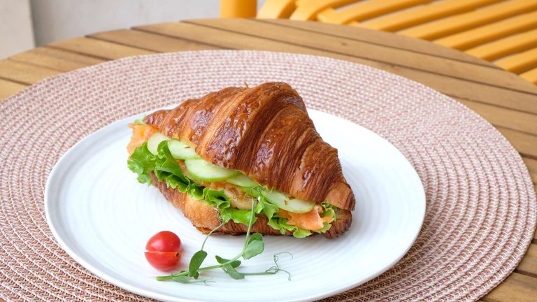 🥐 Завтраки до 15:00