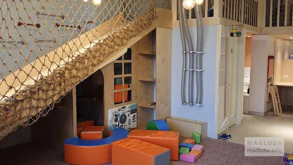 Детская игровая зона в кафе Pause Family Cafe