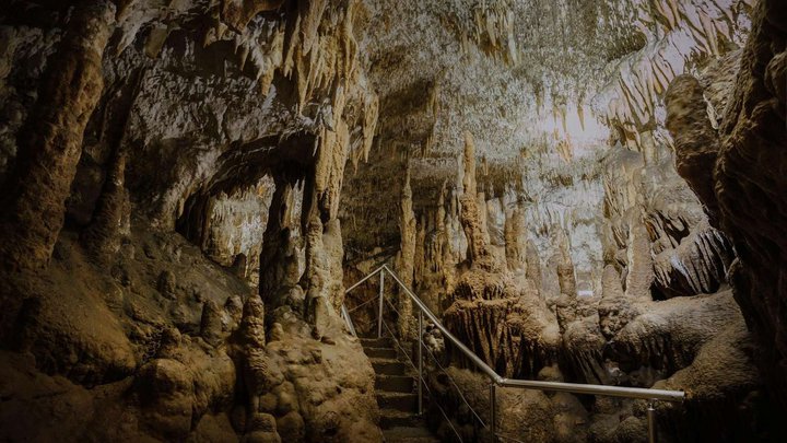 Пещера Навенахеви