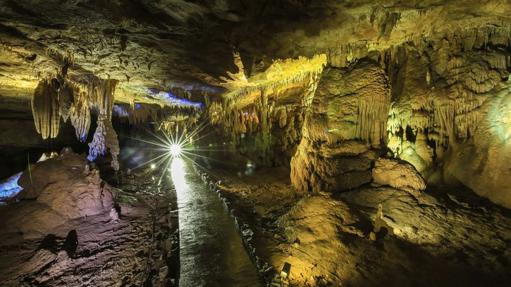 Пещера Прометея