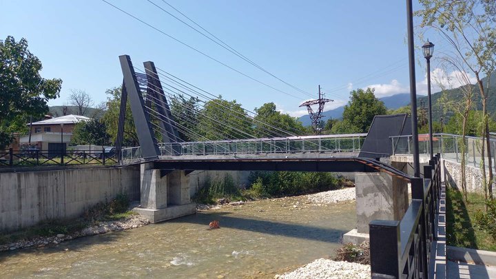 Pedestrian bridge over the Krihula River