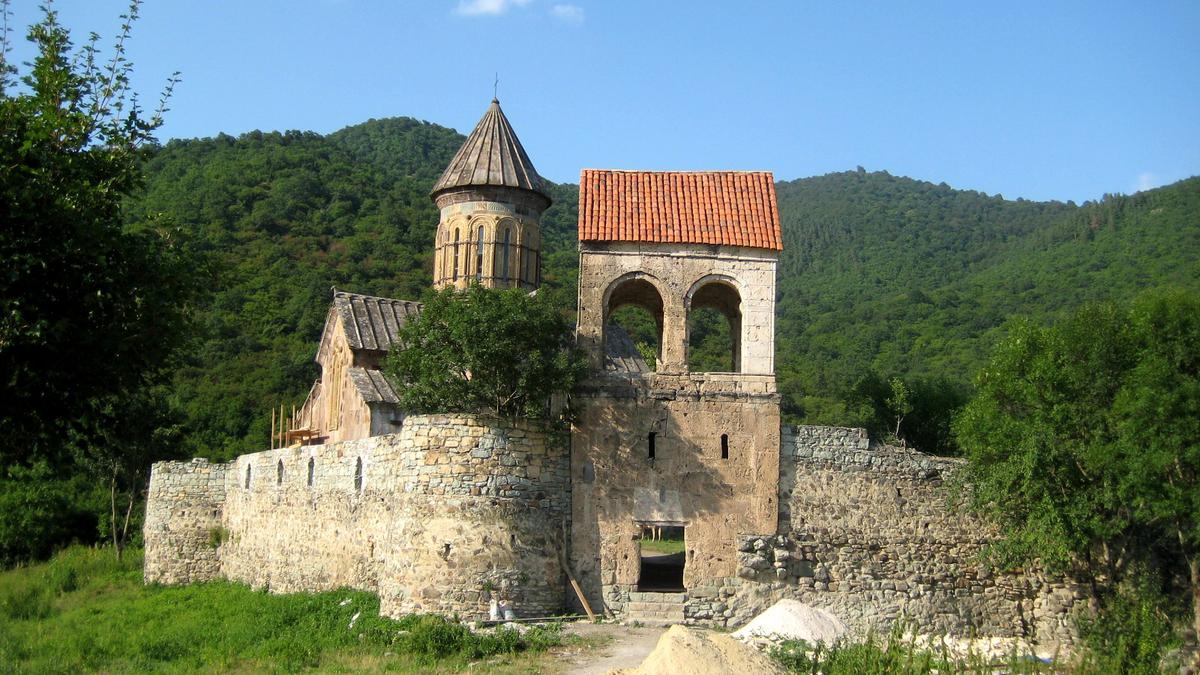 Вид на Питаретский монастырь