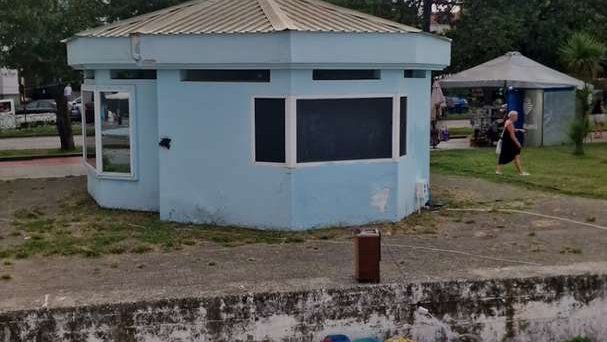 Платный туалет возле морского порта