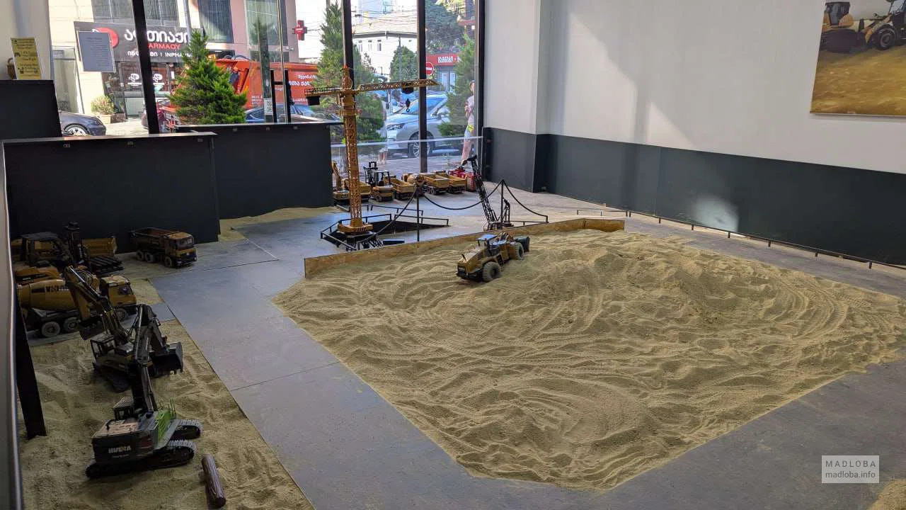 Play World Batumi 🎮 — радиоуправляемые машины, PS5 и гонки с рулём