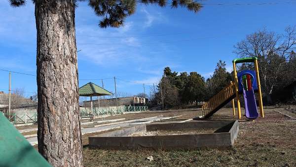 Children's playground (Nikortsikha St.)