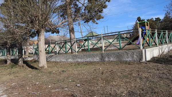 Children's playground (Nikortsikha St.)