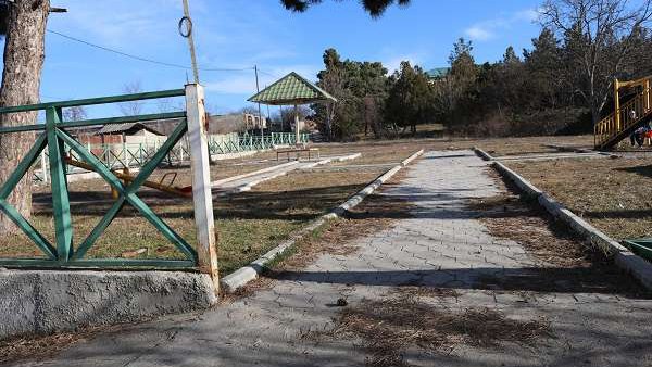 Children's playground (Nikortsikha St.)