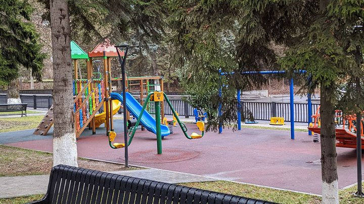 Children's playground (Merab Kostava Park)