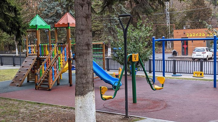 Children's playground (Merab Kostava Park)