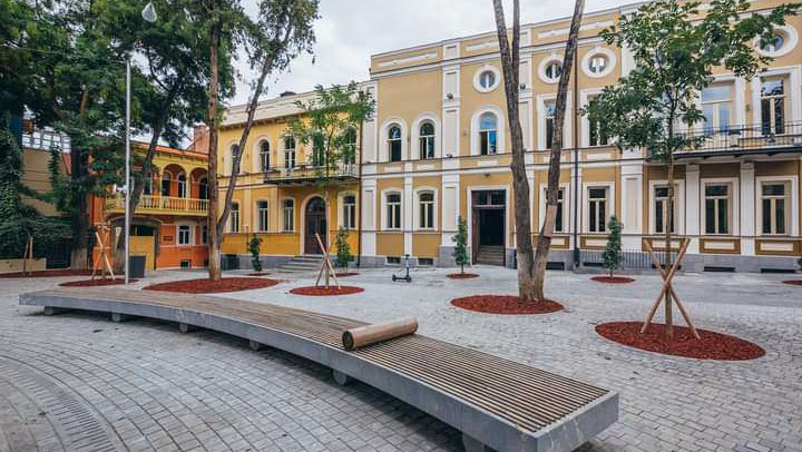 Lado Gudiashvili Square