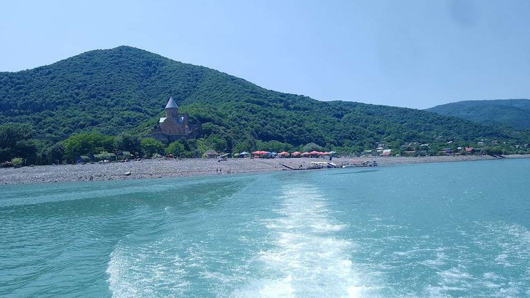 Ananuri Beach