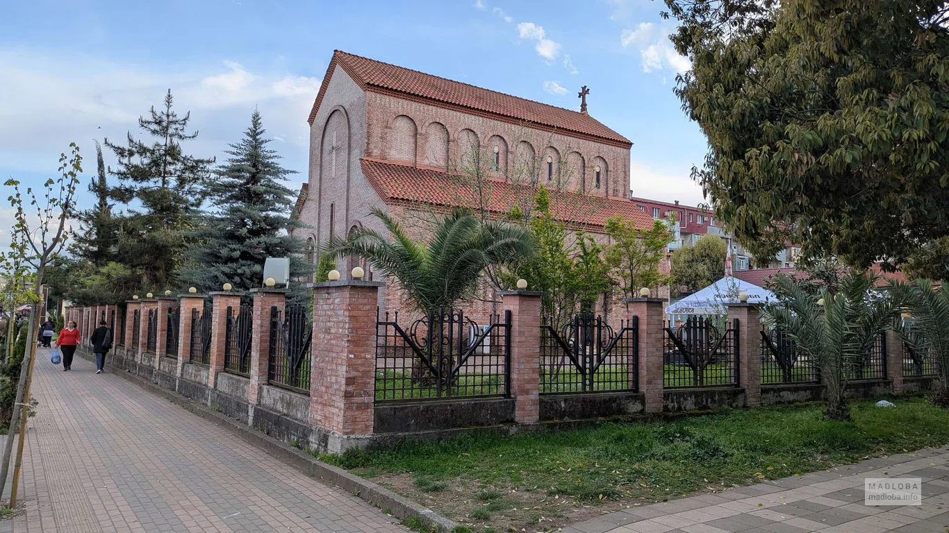Православный храм на улице Джавахишвили в Батуми, Грузия