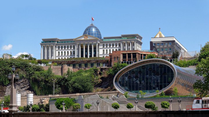 Президентский дворец в Авлабари