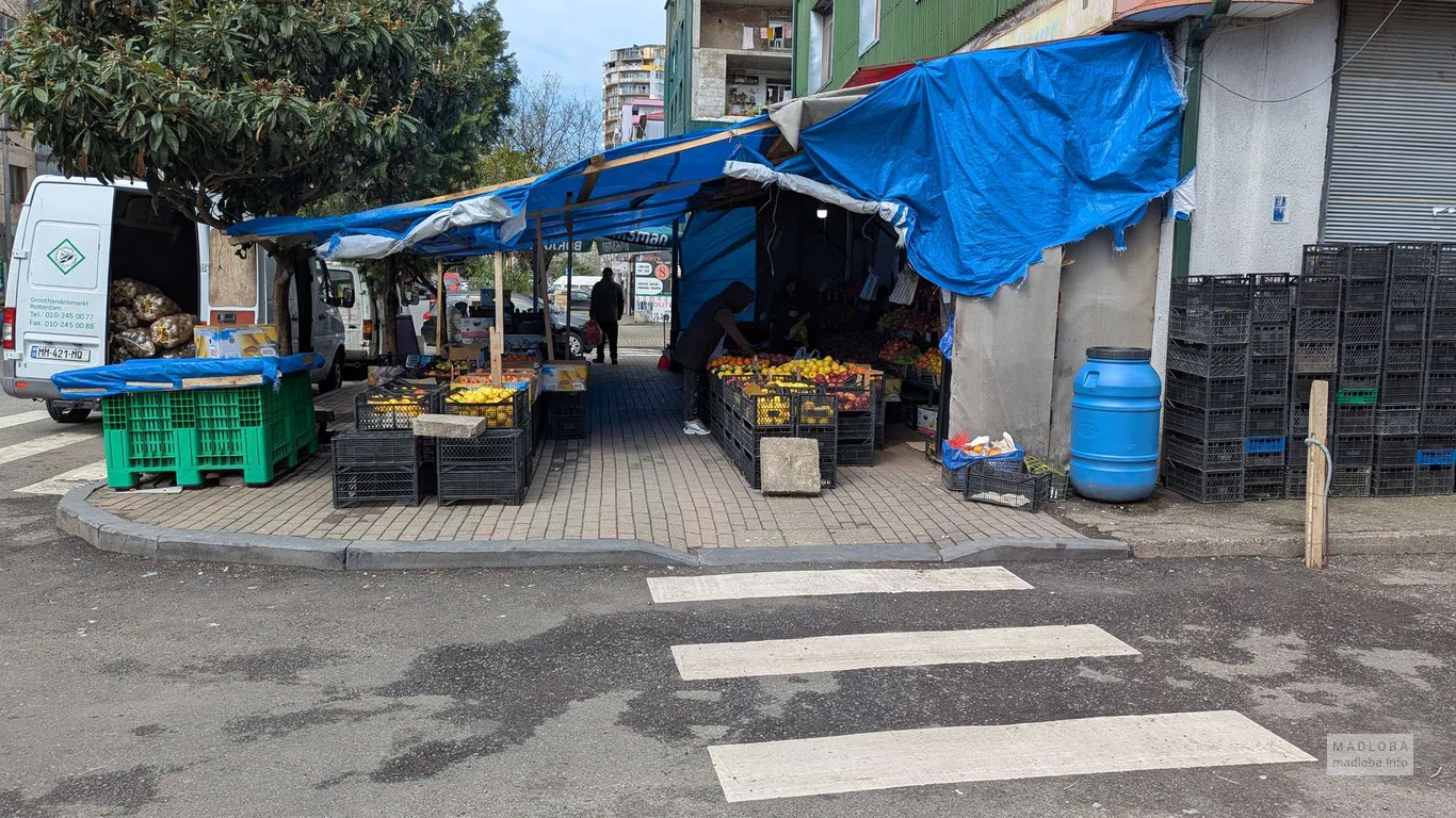 Магазин на Лермонтова, 119 – свежие фрукты, овощи и товары повседневного спроса в Батуми