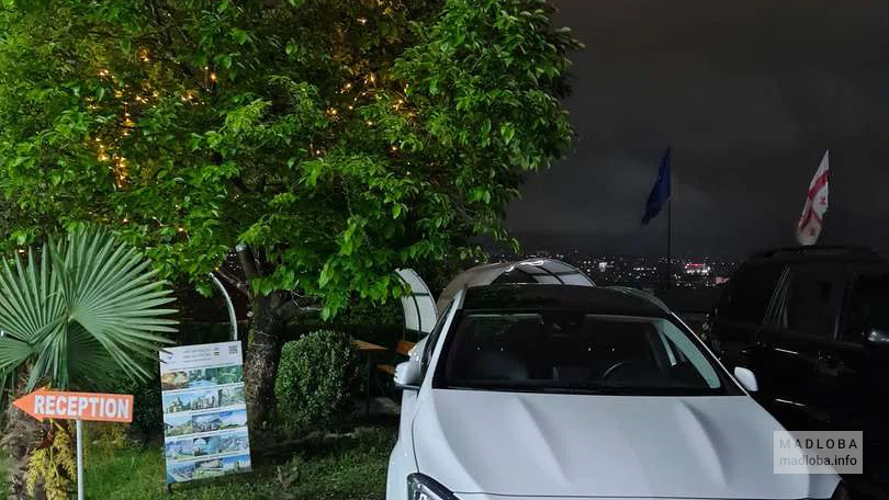 Прокат автомобилей "Check in Kutaisi" на улице Джосеба Гришашвили 13