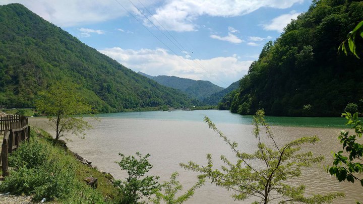 ნავის დაქირავება ჭოროხის სანაპიროზე