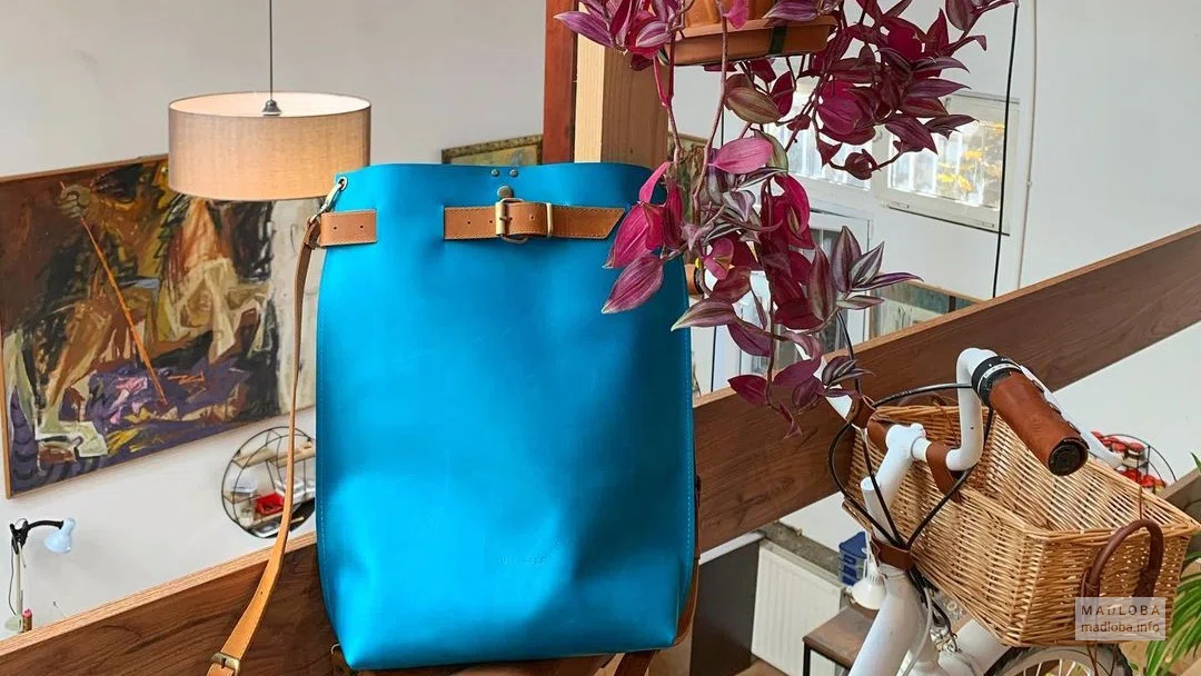 Женская сумка-мешок в магазине QisaBags