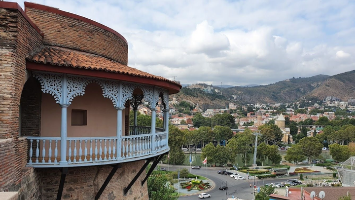 Круговой балкон дворца царицы Дареджан