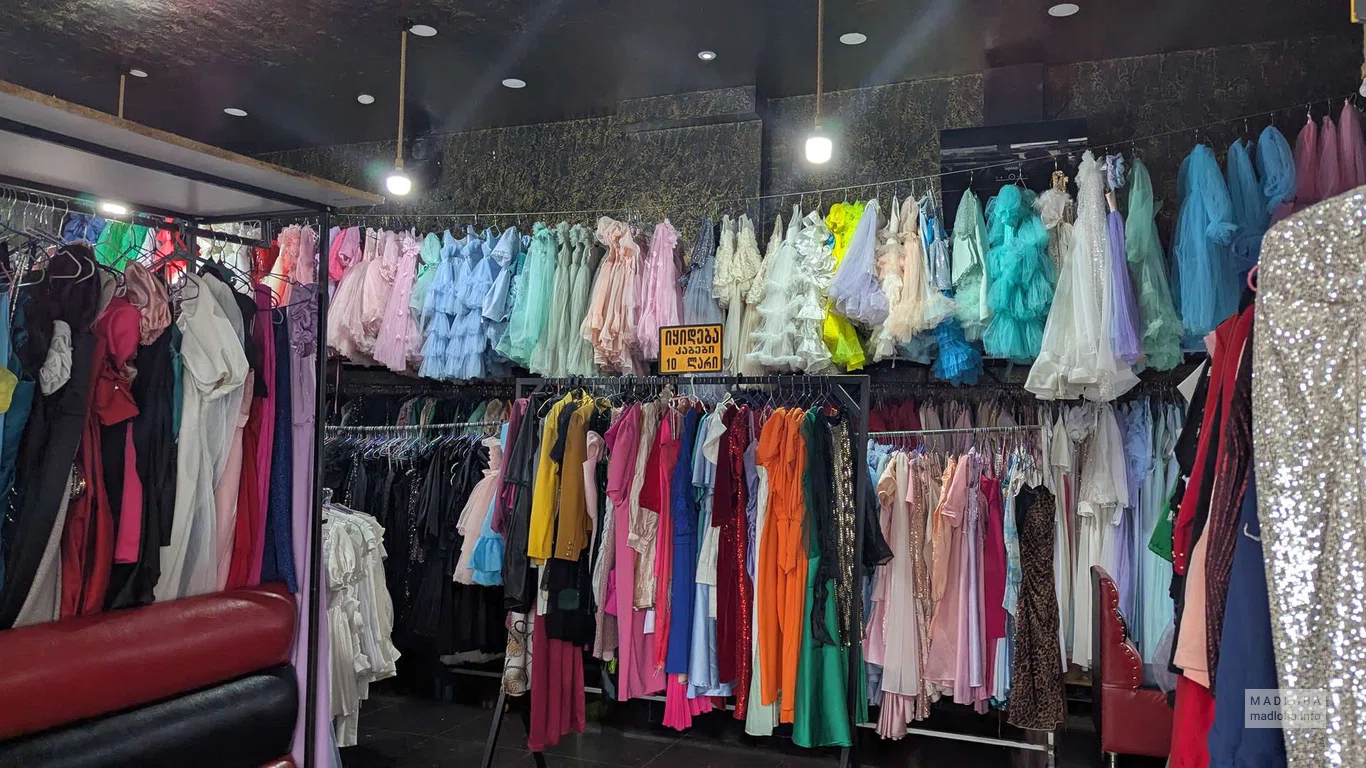 Платья женские и детские напрокат