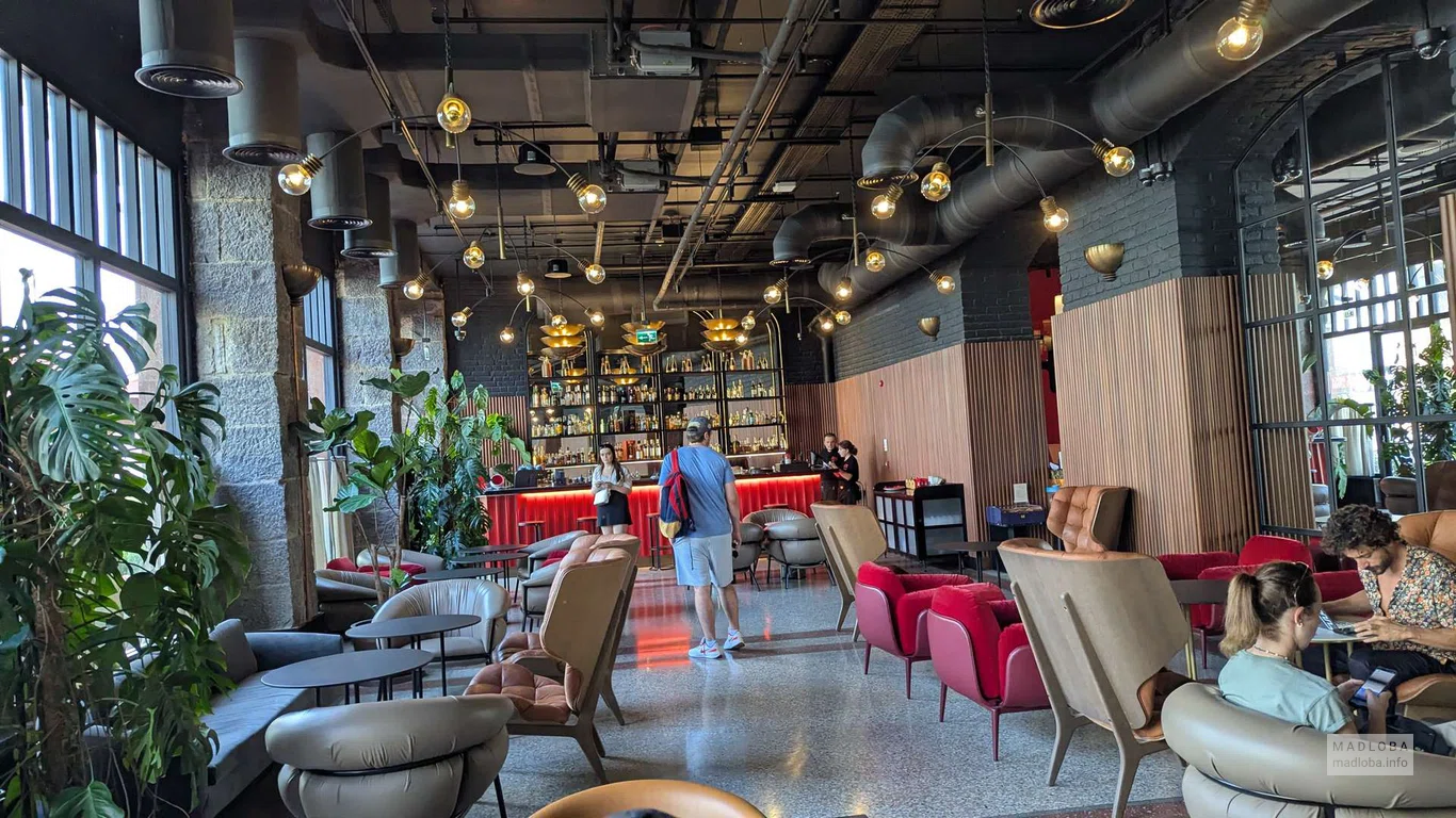 Radisson RED Tbilisi — дизайнерский отель в центре Тбилиси