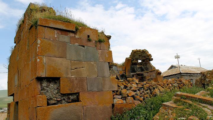 Tabatskuri Red Church