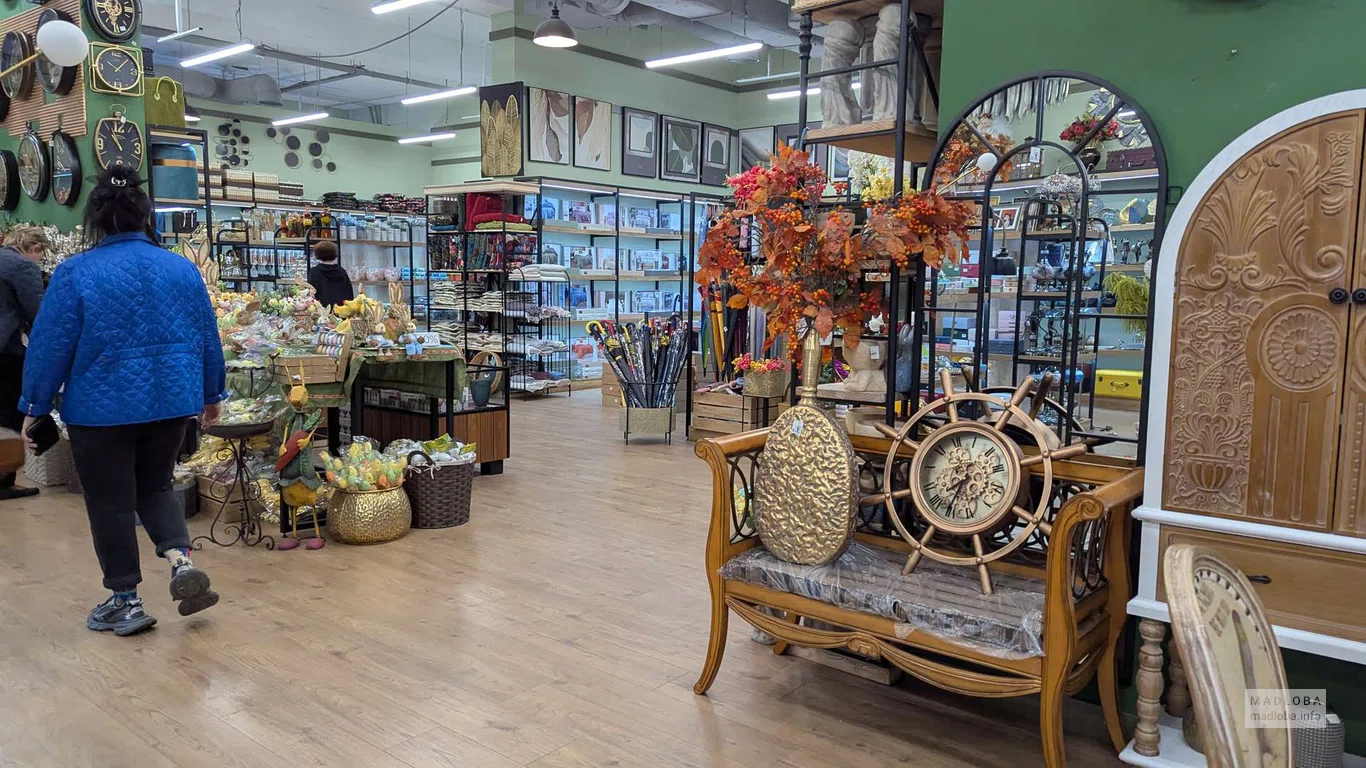 Сувениры ручной работы в магазине Regalo Gallery