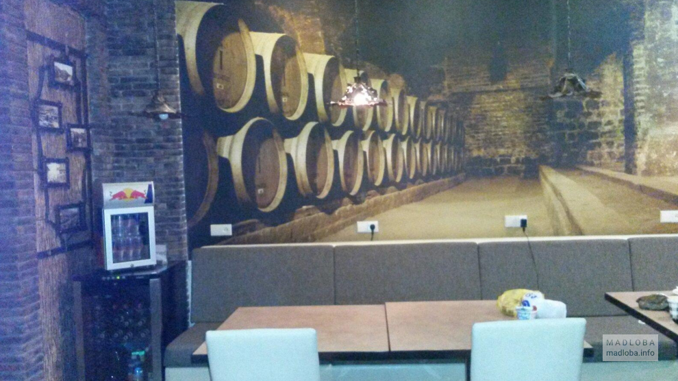 Оформление стены в ресторане Копе