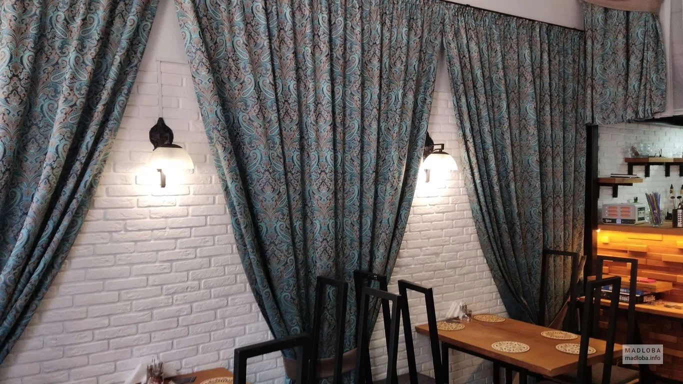 ресторан Алтай приглушенная обстановка