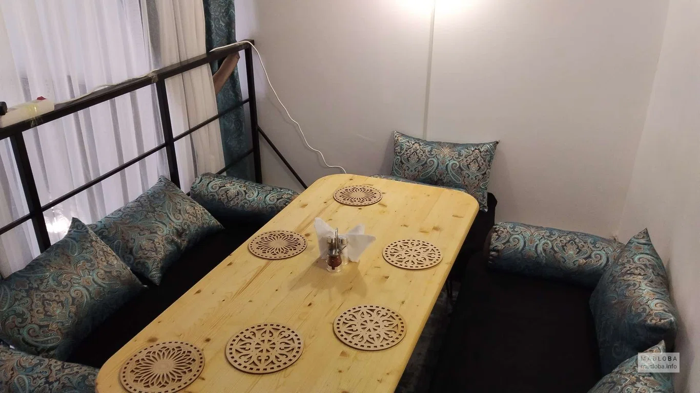 ресторан Алтай столик на втором этаже