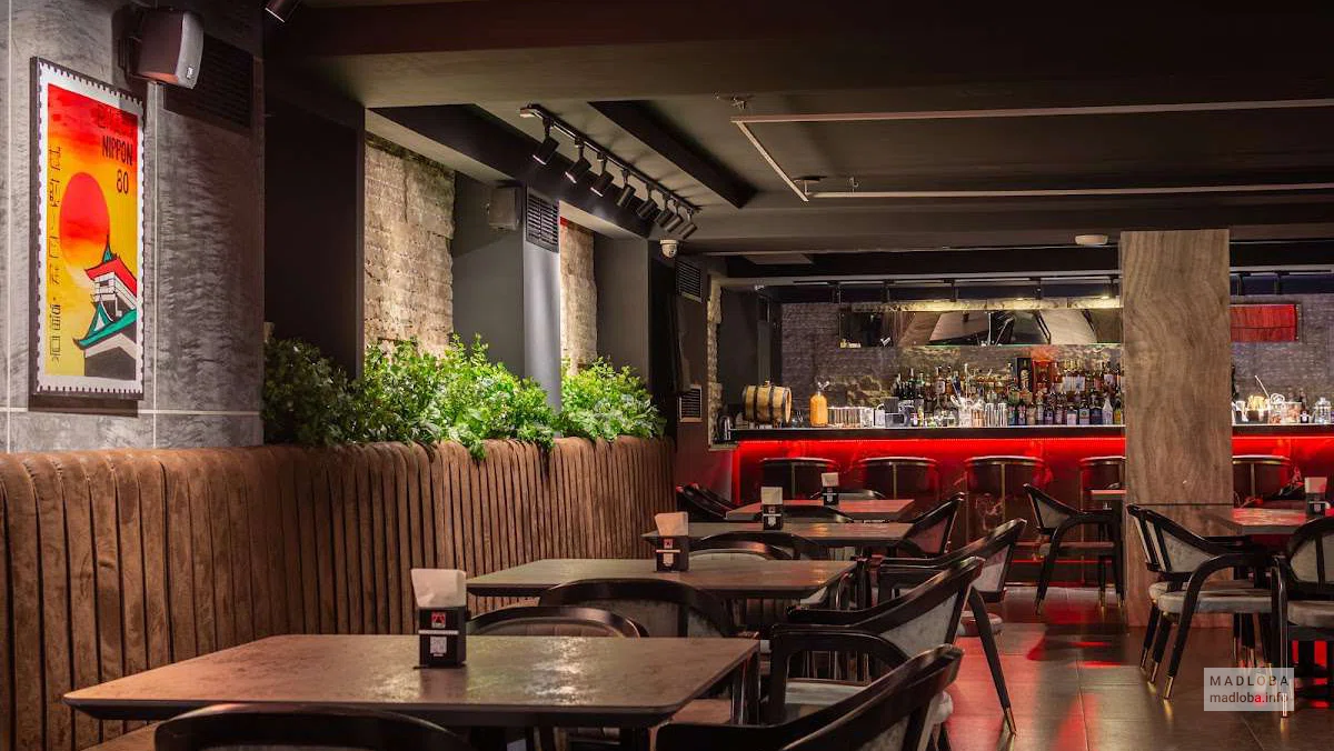 Roku Bar — суши-бар и коктейльный лаунж с японской атмосферой