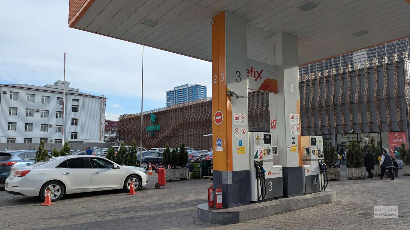 АЗС Rompetrol возле ТЦ Агрохаб