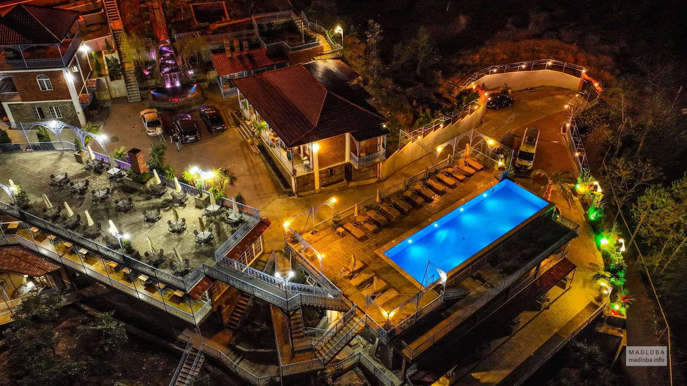 Roots Resort — бутик-курорт на холмах Чакви