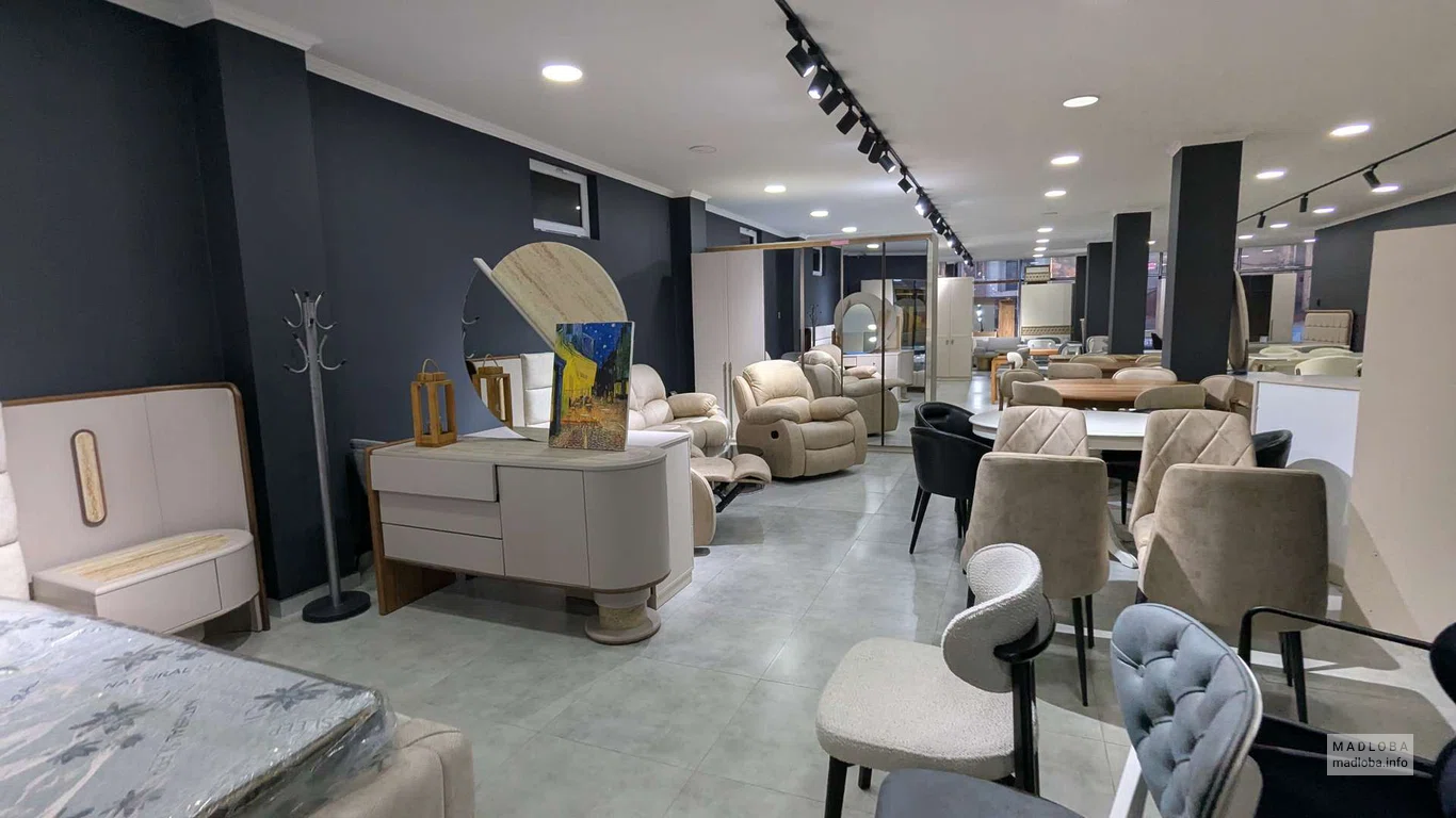 мебель в мебельном магазине Royal  в Батуми