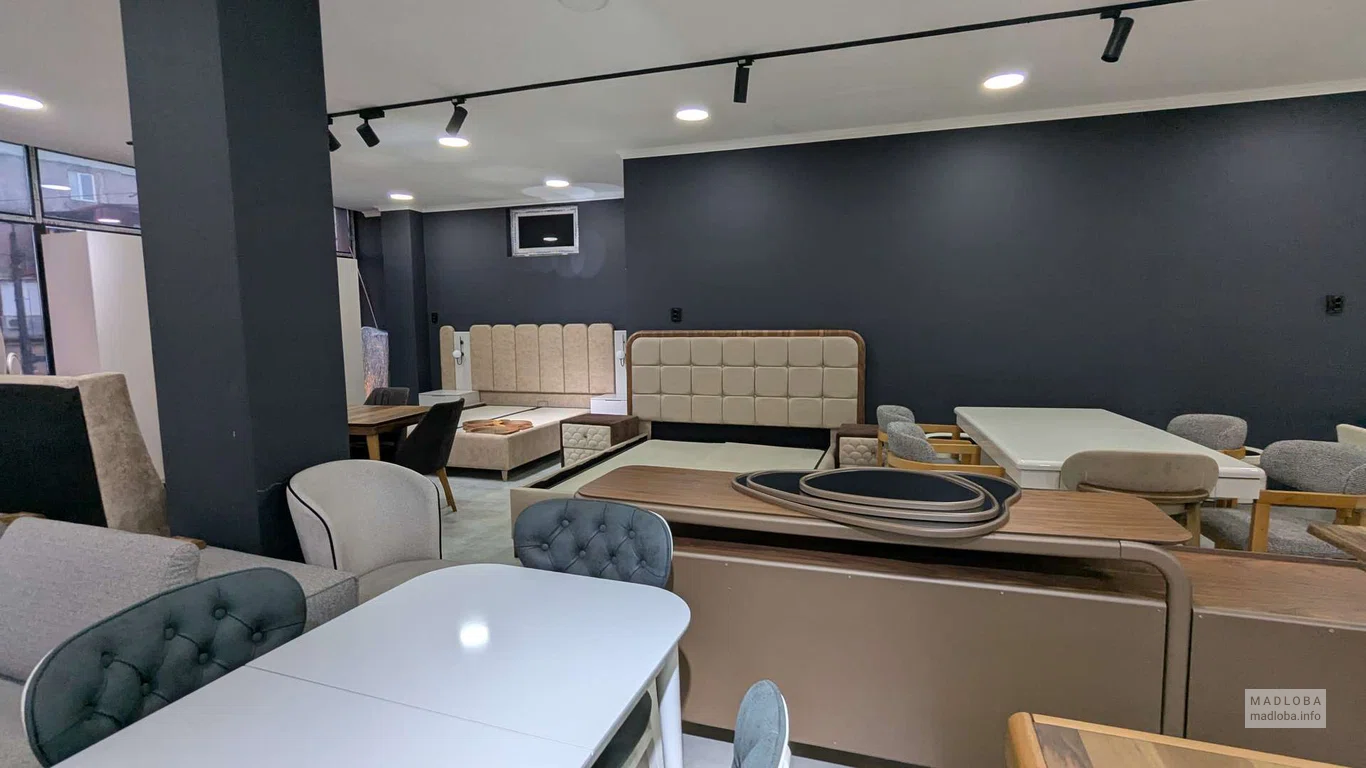 мебель в мебельном магазине Royal  в Батуми