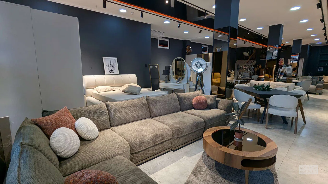 угловой диван в магазине мебели Royal  в Батуми