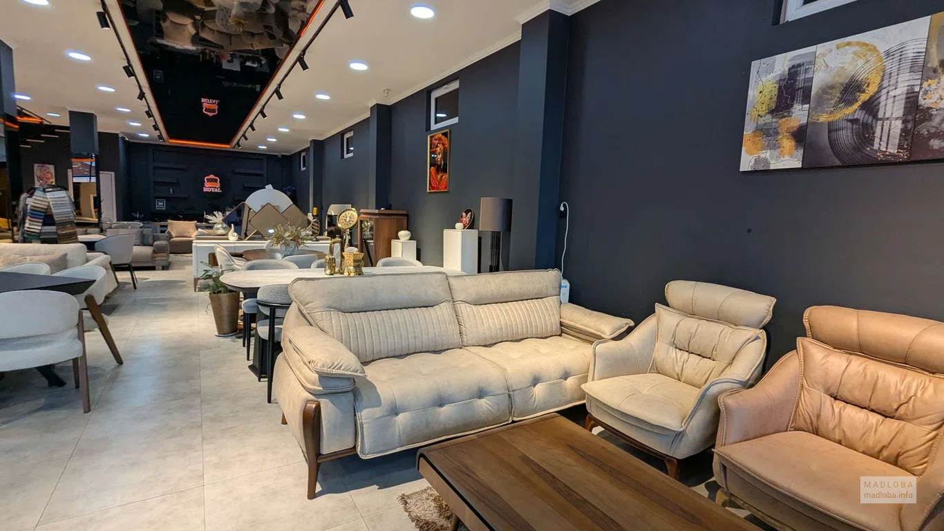 диваны и кресла в магазине мебели Royal  в Батуми