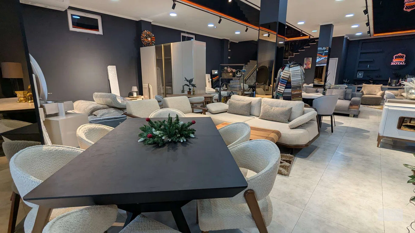 большой выбор мебели в магазине Royal  в Батуми