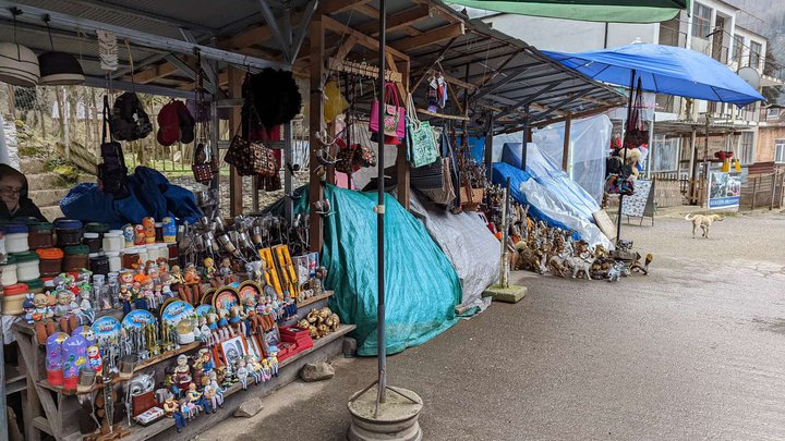 Souvenir and honey market