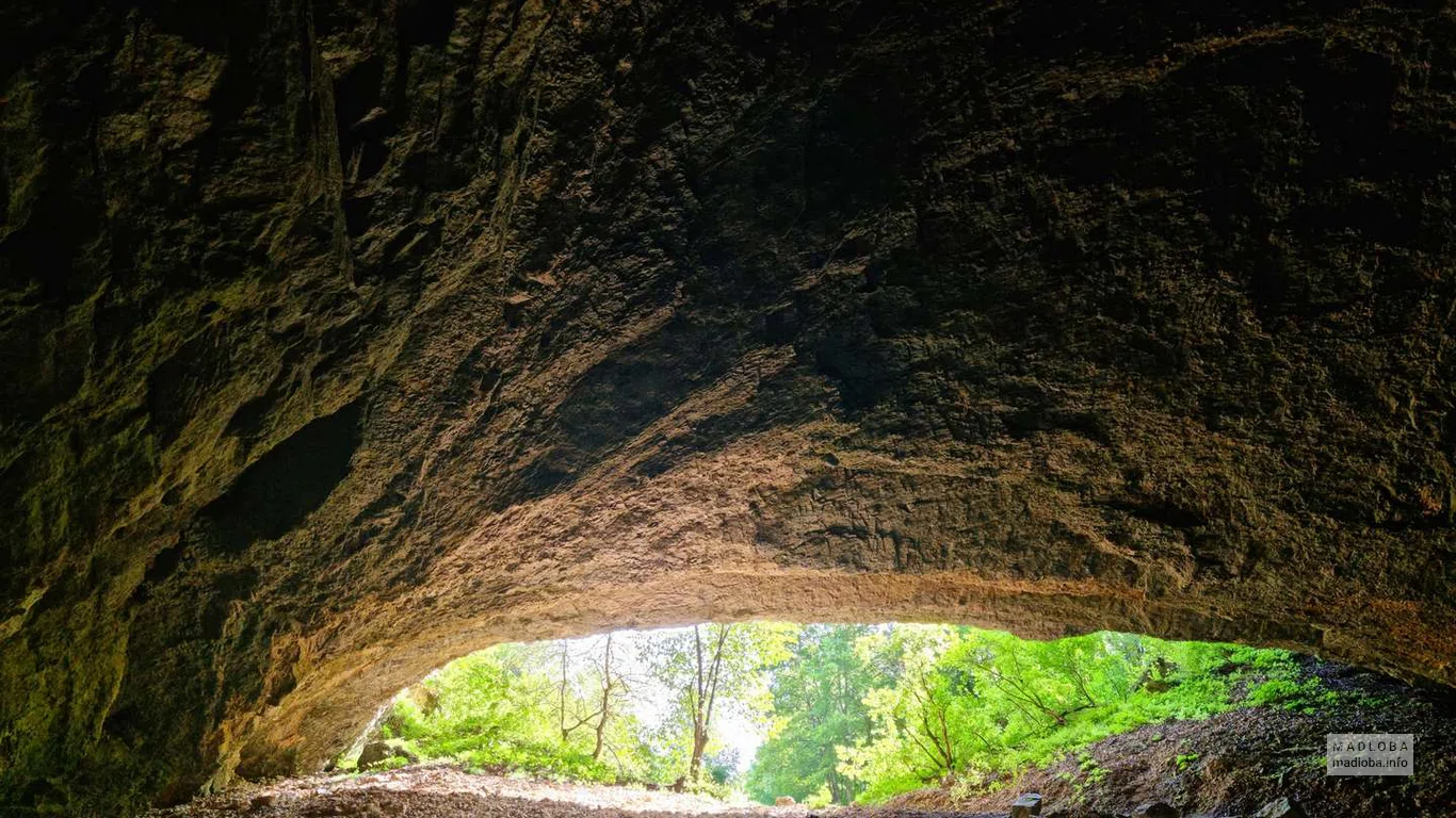 Внутри пещеры Сакинуле