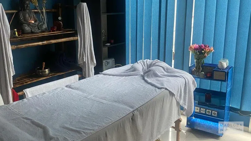 Массажный кабинет "Samui Massage Batumi" на улице Комахидзе 7 кушетка