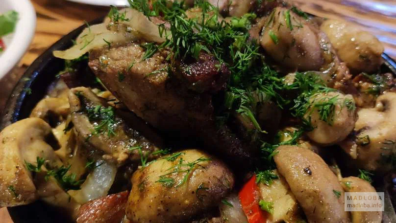 Тушёные грибы с картофелем и мясом