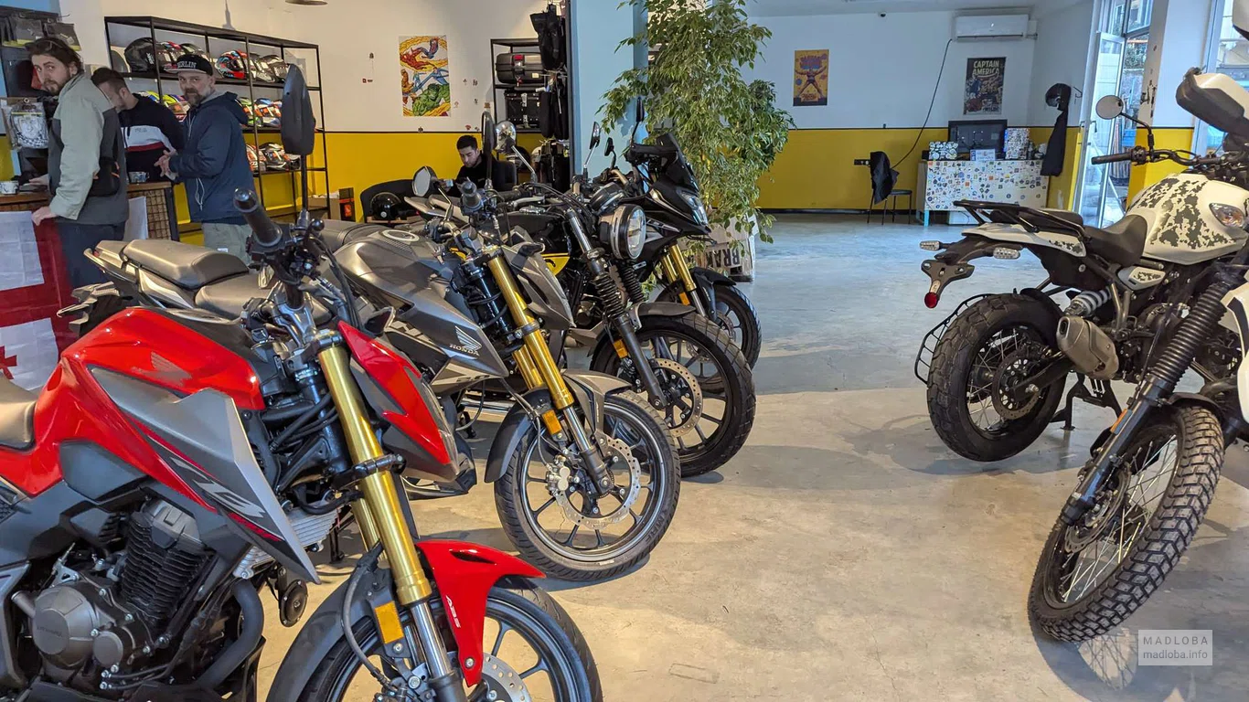 Мото в магазине Scoot Scoot в Батуми
