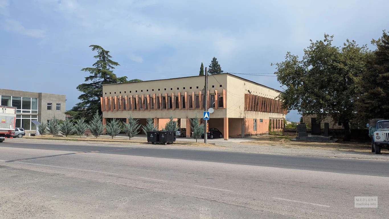 Сельский совет и сельская районная администрация Цинандали