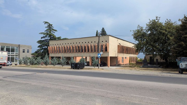 Village Council and rural district administration of Tsinandali