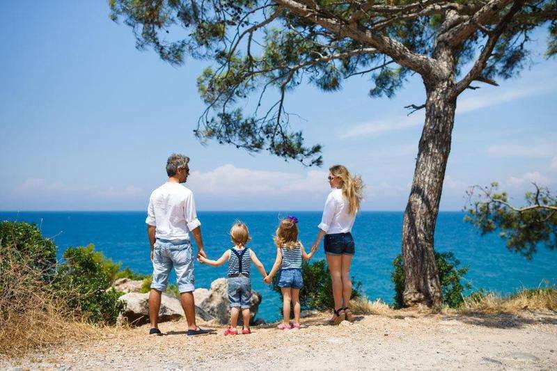 Semeynyy-otdykh-na-Chernom-more.max-800x600