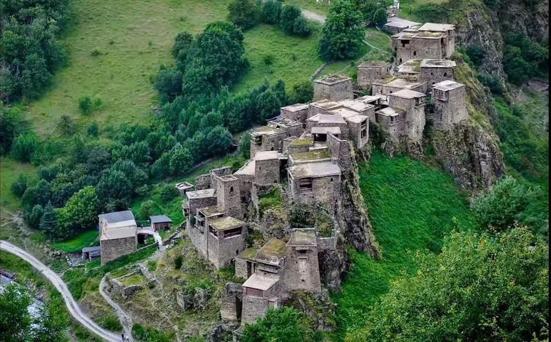 Шатили деревня-крепость в Грузии