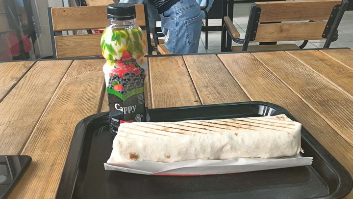 24-hour shawarma (Chavchavadze str. 15)