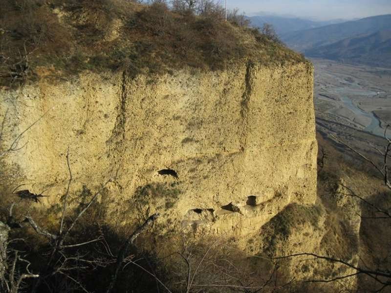 Bodorna Rocky Overhang